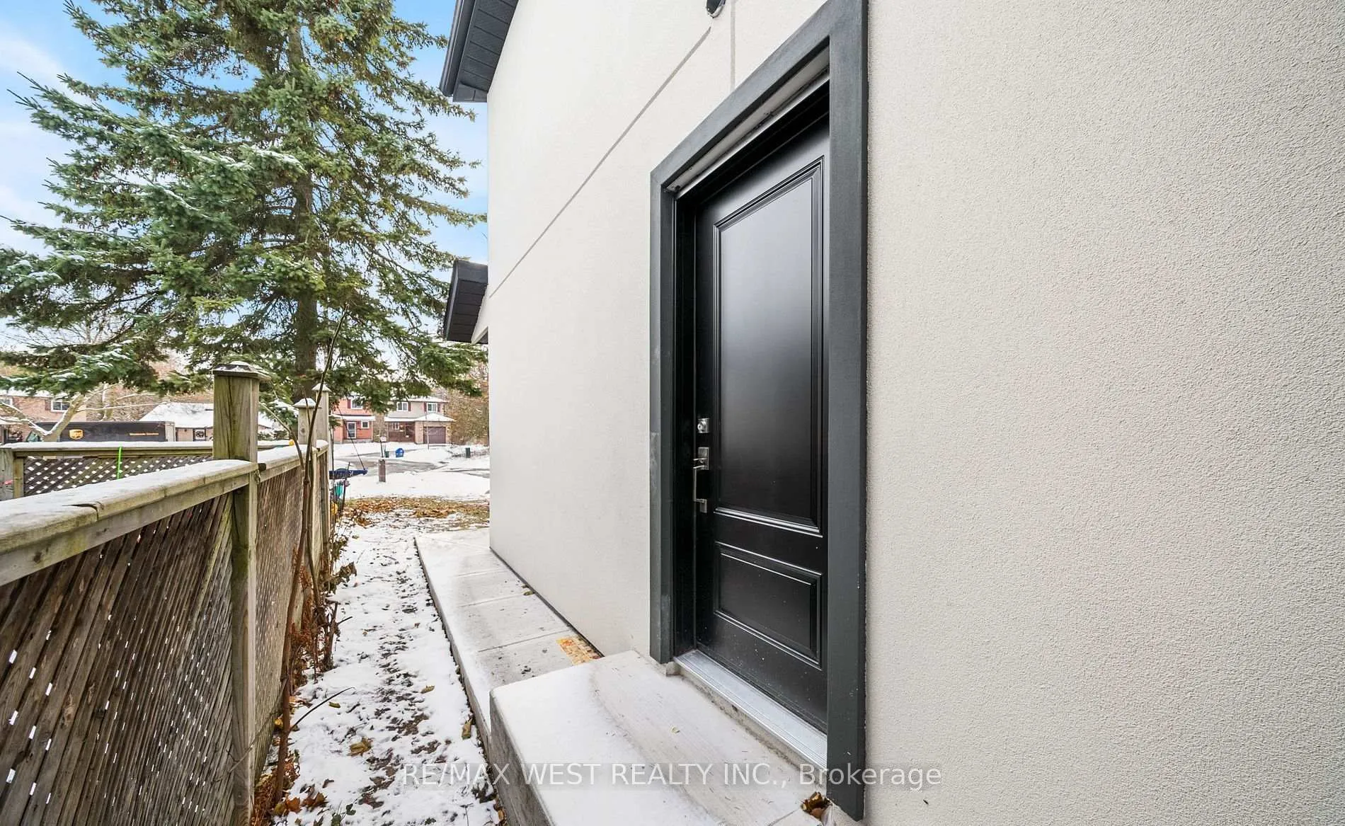 Photo 21 of Unit Main, 36 Wilson Court, Barrie, Allandale Heights — HOMEH
