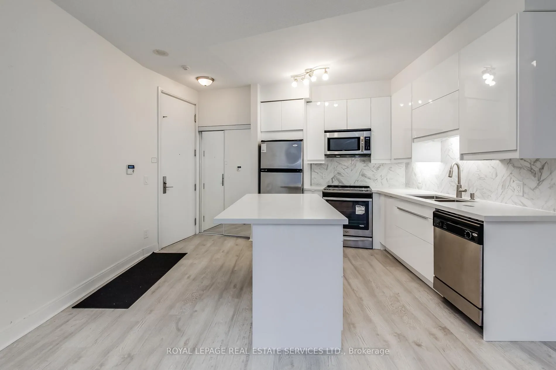 Photo 5 of Unit 1401, 1 Scott Street, Toronto, Waterfront Communities — HOMEH