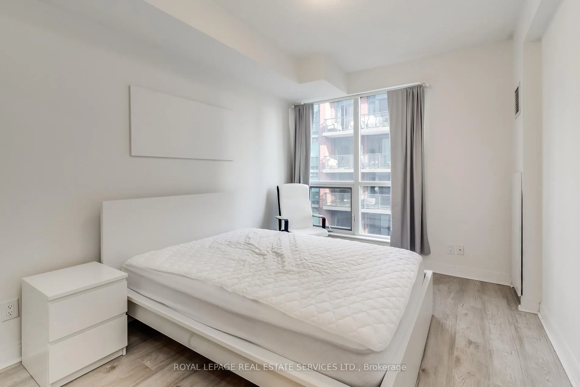 Photo 14 of Unit 1401, 1 Scott Street, Toronto, Waterfront Communities — HOMEH