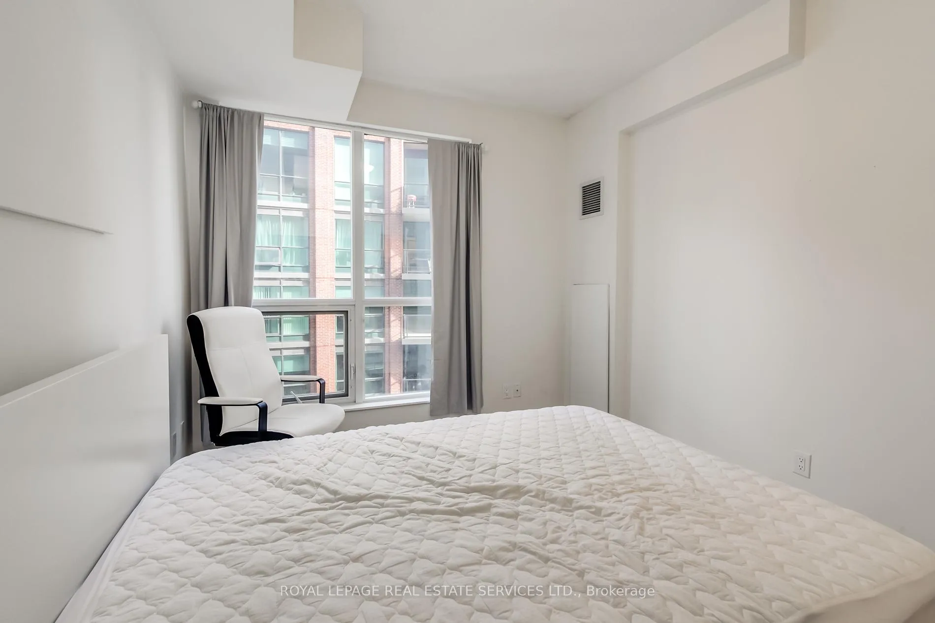Photo 15 of Unit 1401, 1 Scott Street, Toronto, Waterfront Communities — HOMEH