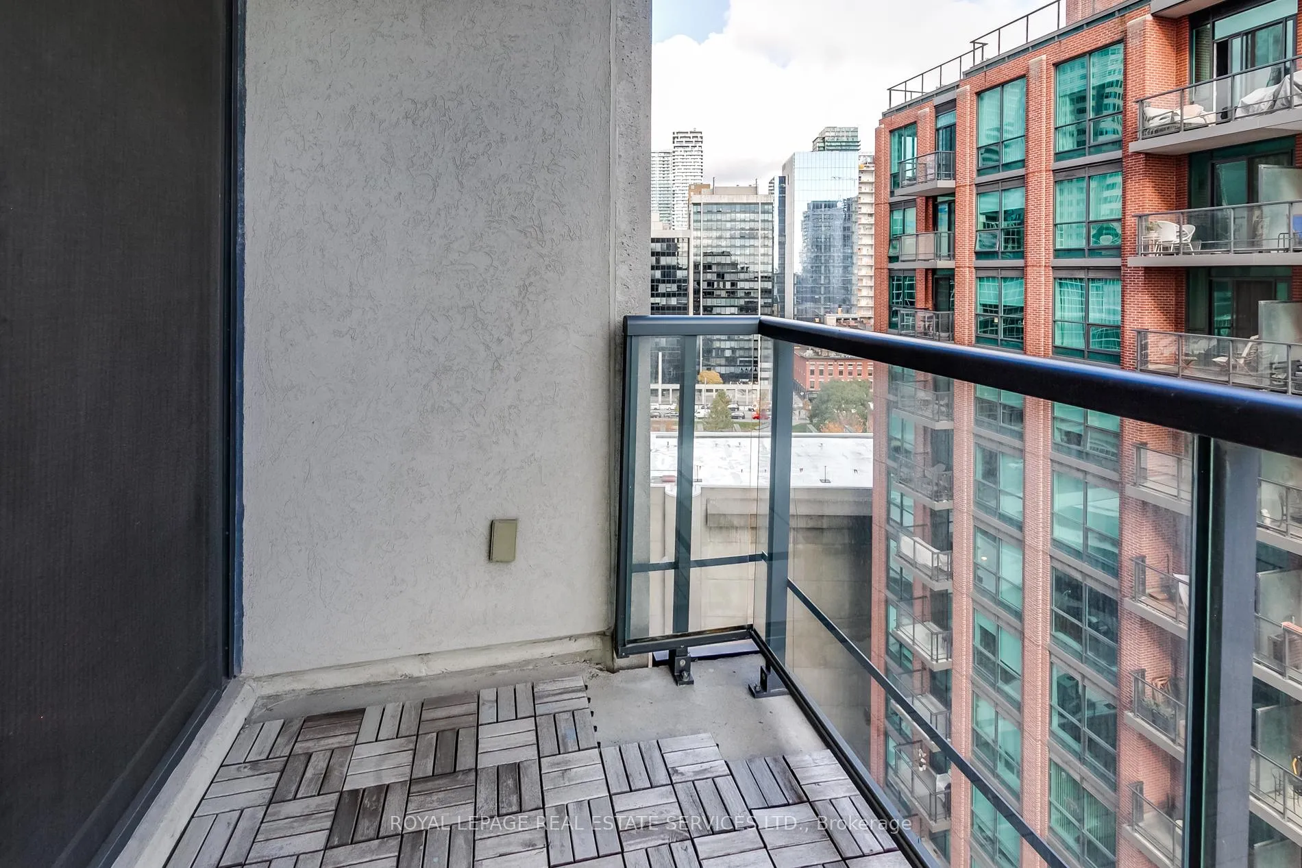 Photo 20 of Unit 1401, 1 Scott Street, Toronto, Waterfront Communities — HOMEH