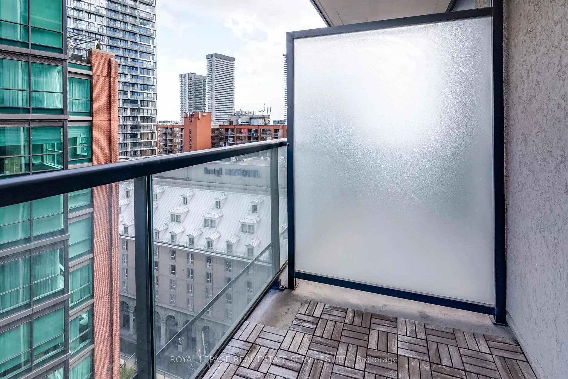 Photo 21 of Unit 1401, 1 Scott Street, Toronto, Waterfront Communities — HOMEH