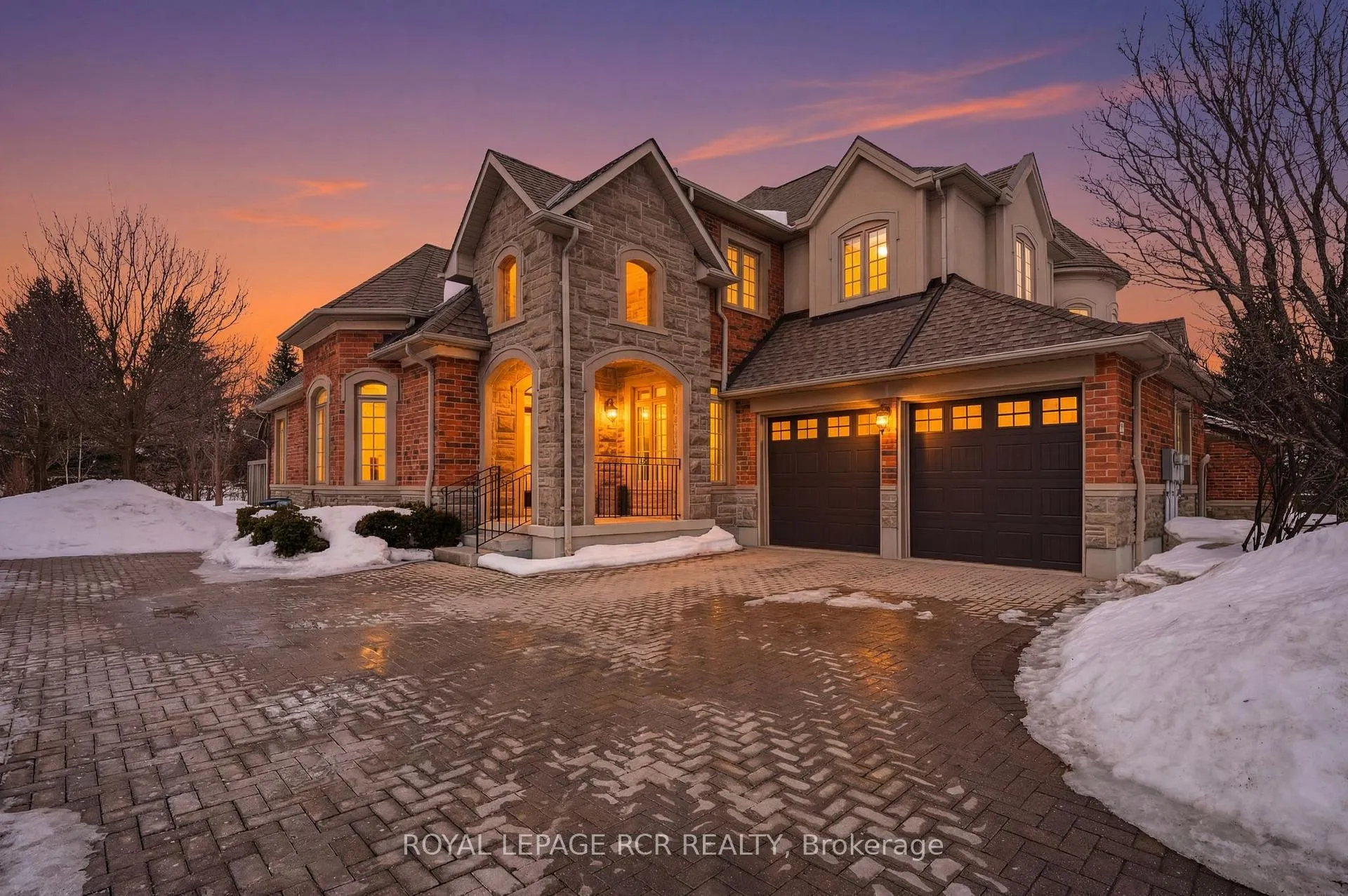 Front of Unit 107, 16 Bonnell Crescent