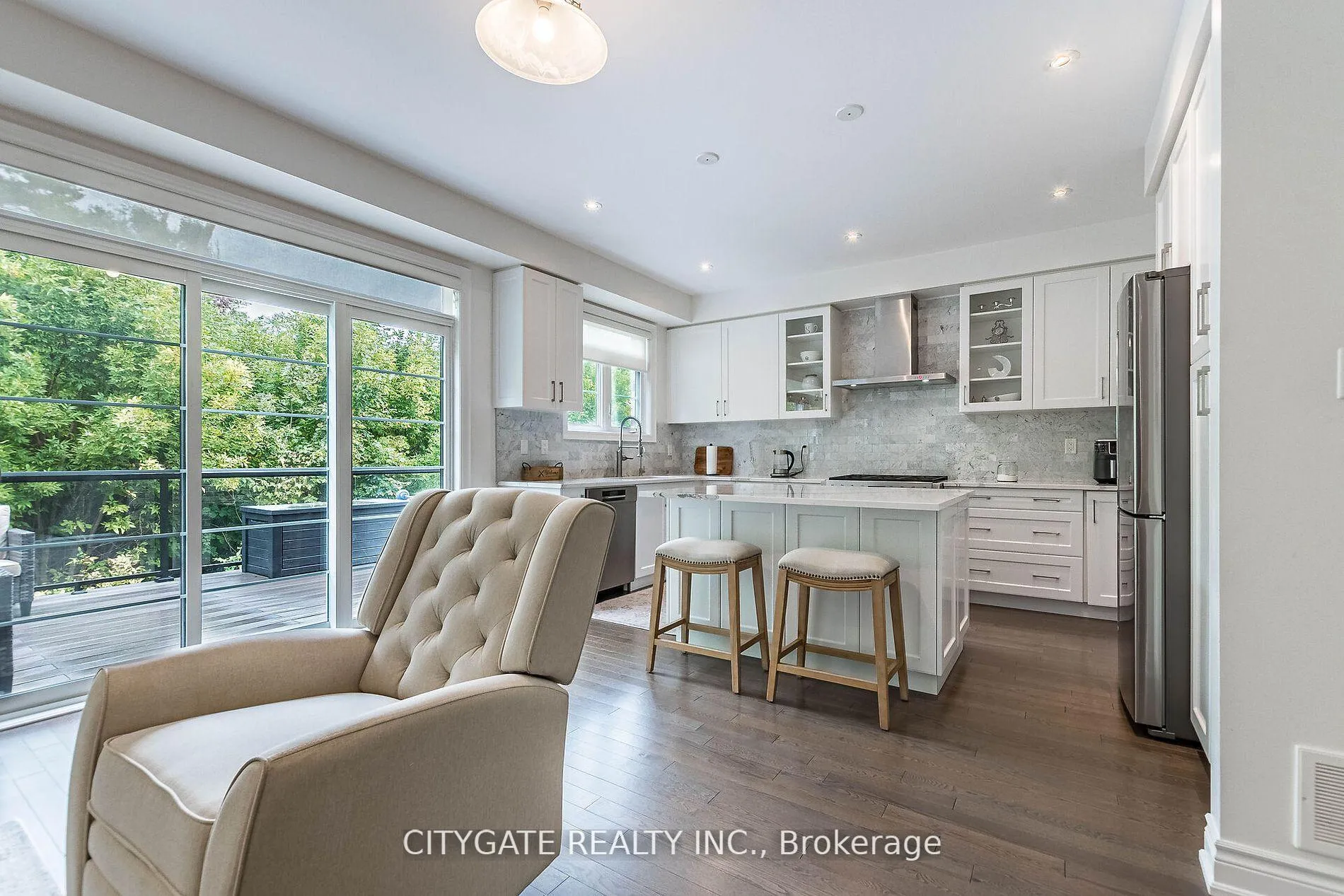 Photo 5 of 44 elysian fields Circle, Brampton, Bram West — HOMEH