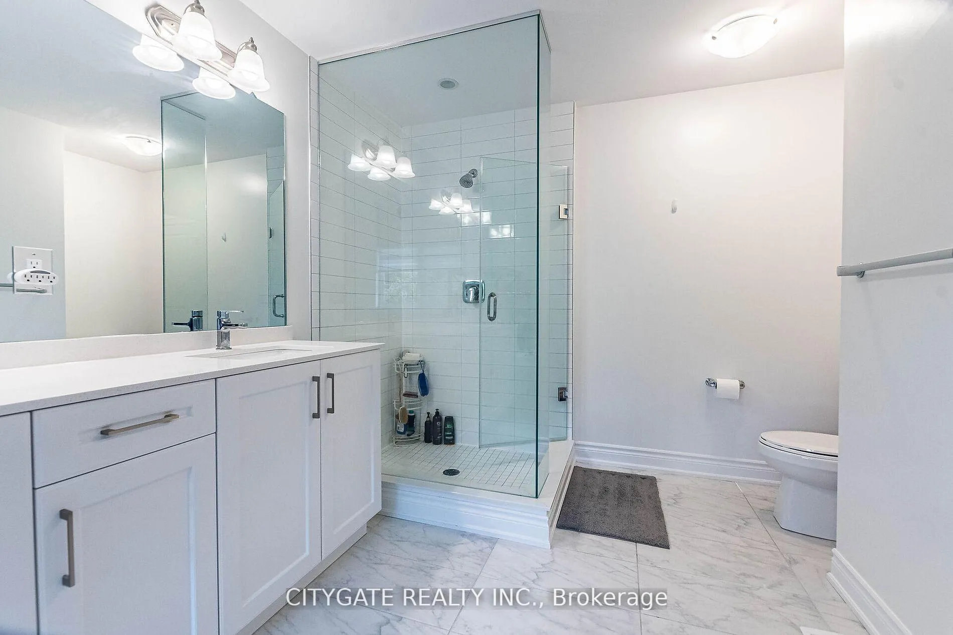 Photo 14 of 44 elysian fields Circle, Brampton, Bram West — HOMEH