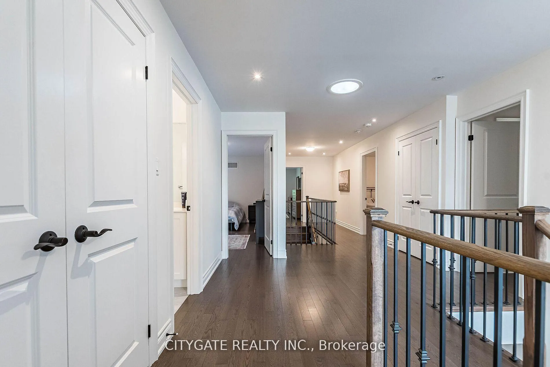 Photo 18 of 44 elysian fields Circle, Brampton, Bram West — HOMEH