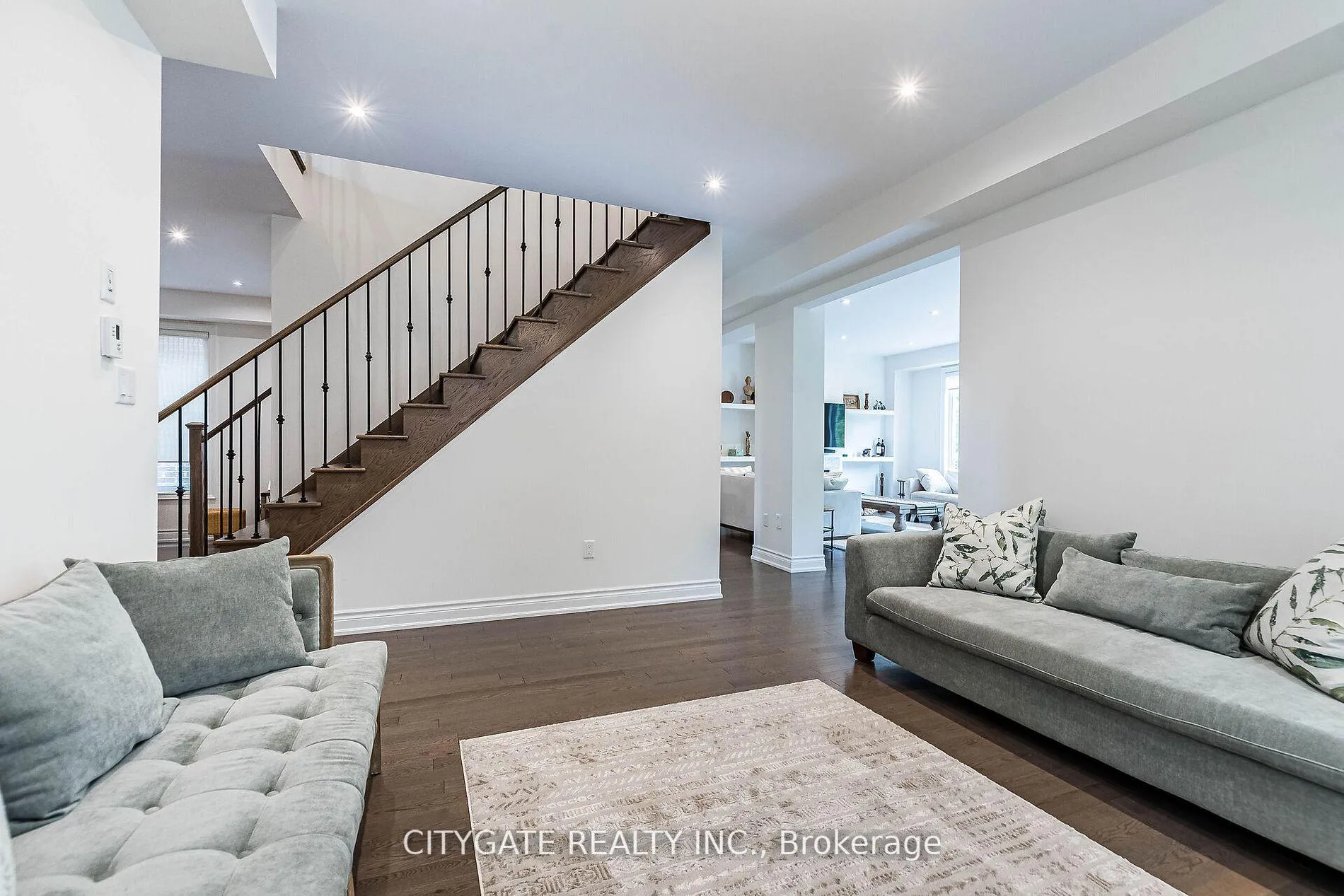 Photo 24 of 44 elysian fields Circle, Brampton, Bram West — HOMEH