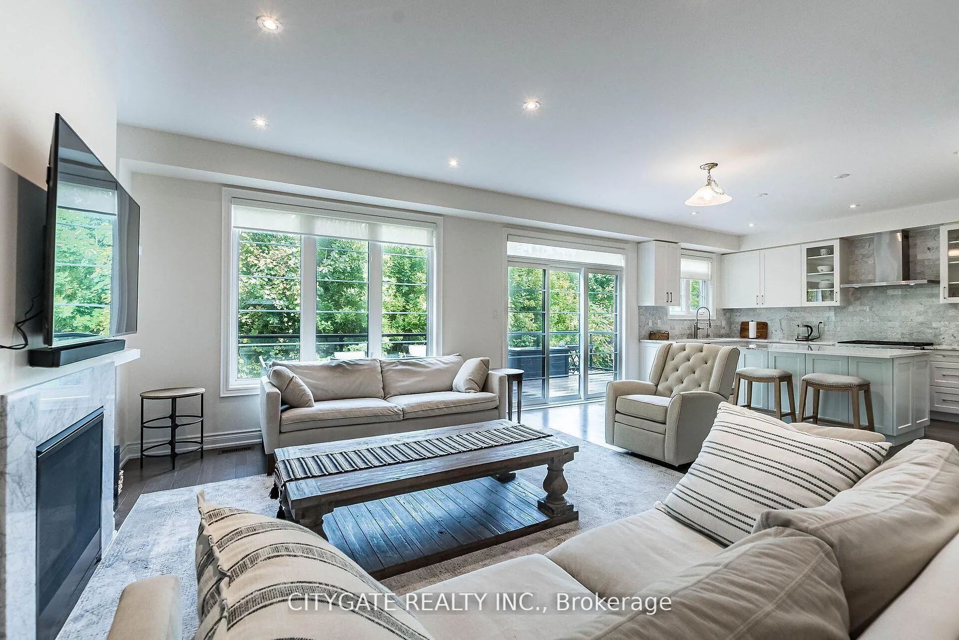 Photo 31 of 44 elysian fields Circle, Brampton, Bram West — HOMEH