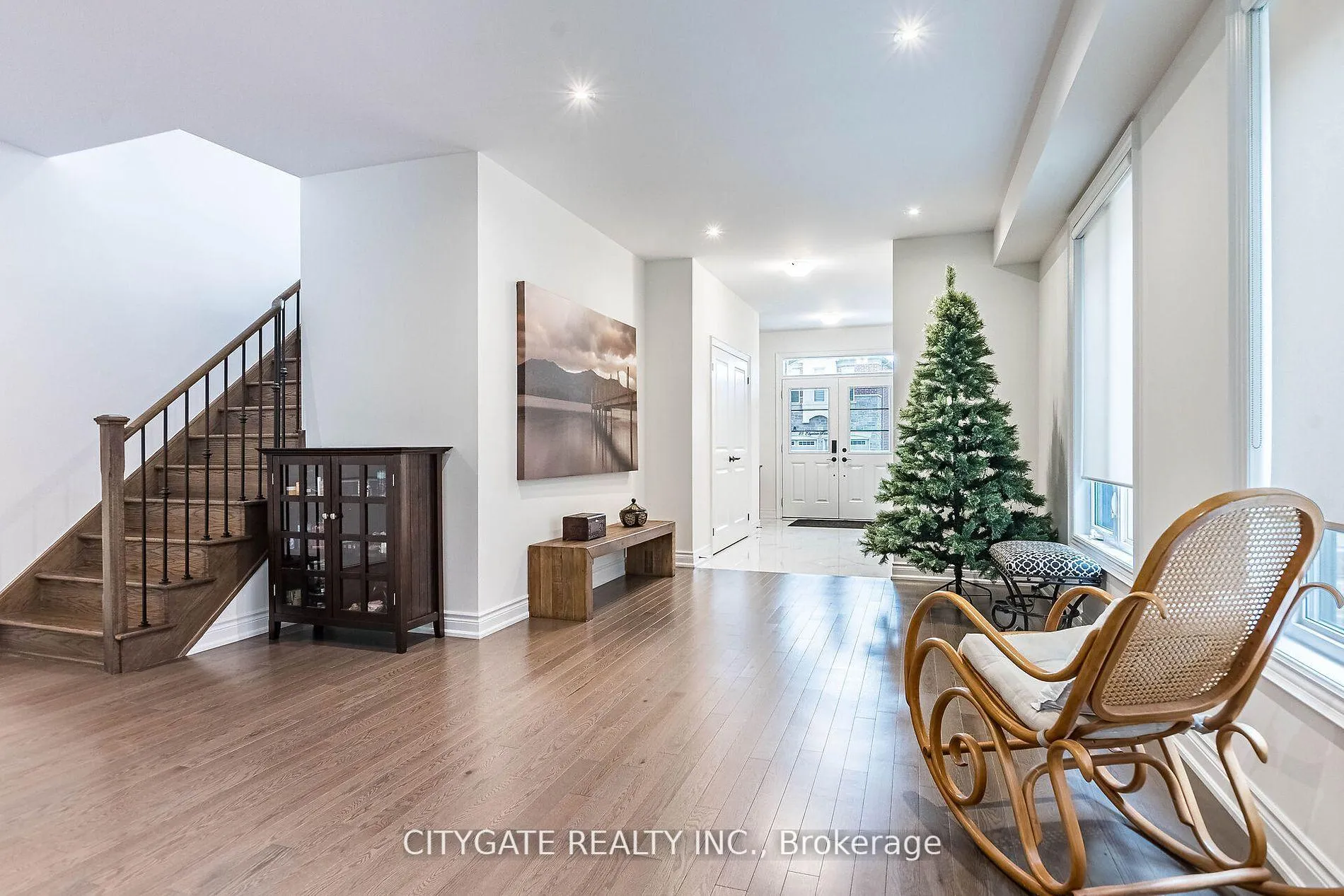 Photo 35 of 44 elysian fields Circle, Brampton, Bram West — HOMEH