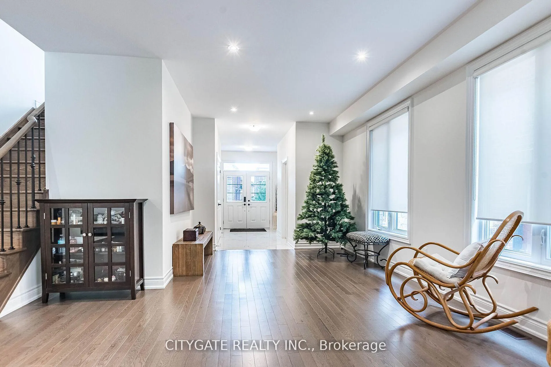Photo 36 of 44 elysian fields Circle, Brampton, Bram West — HOMEH