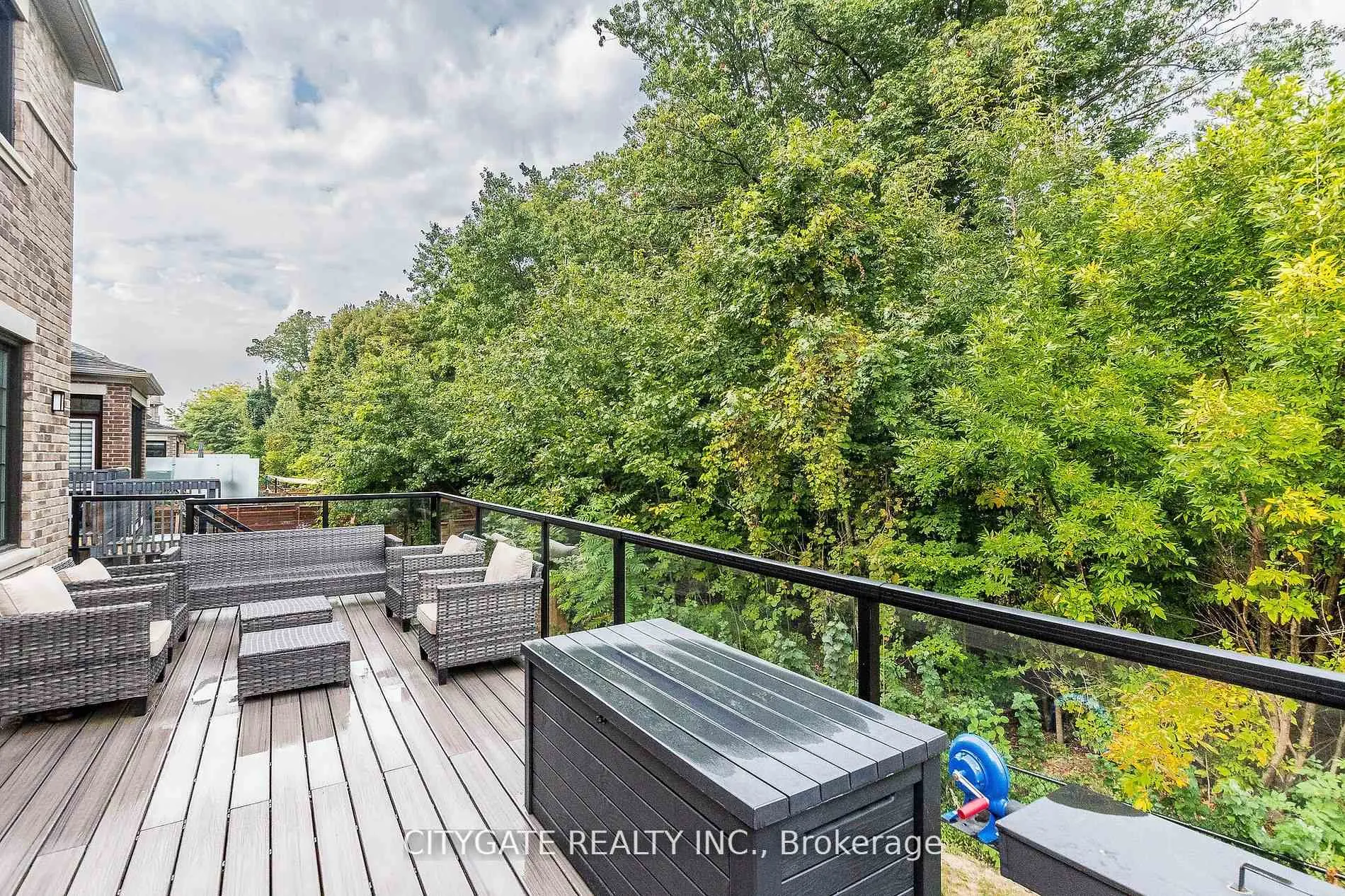 Photo 38 of 44 elysian fields Circle, Brampton, Bram West — HOMEH