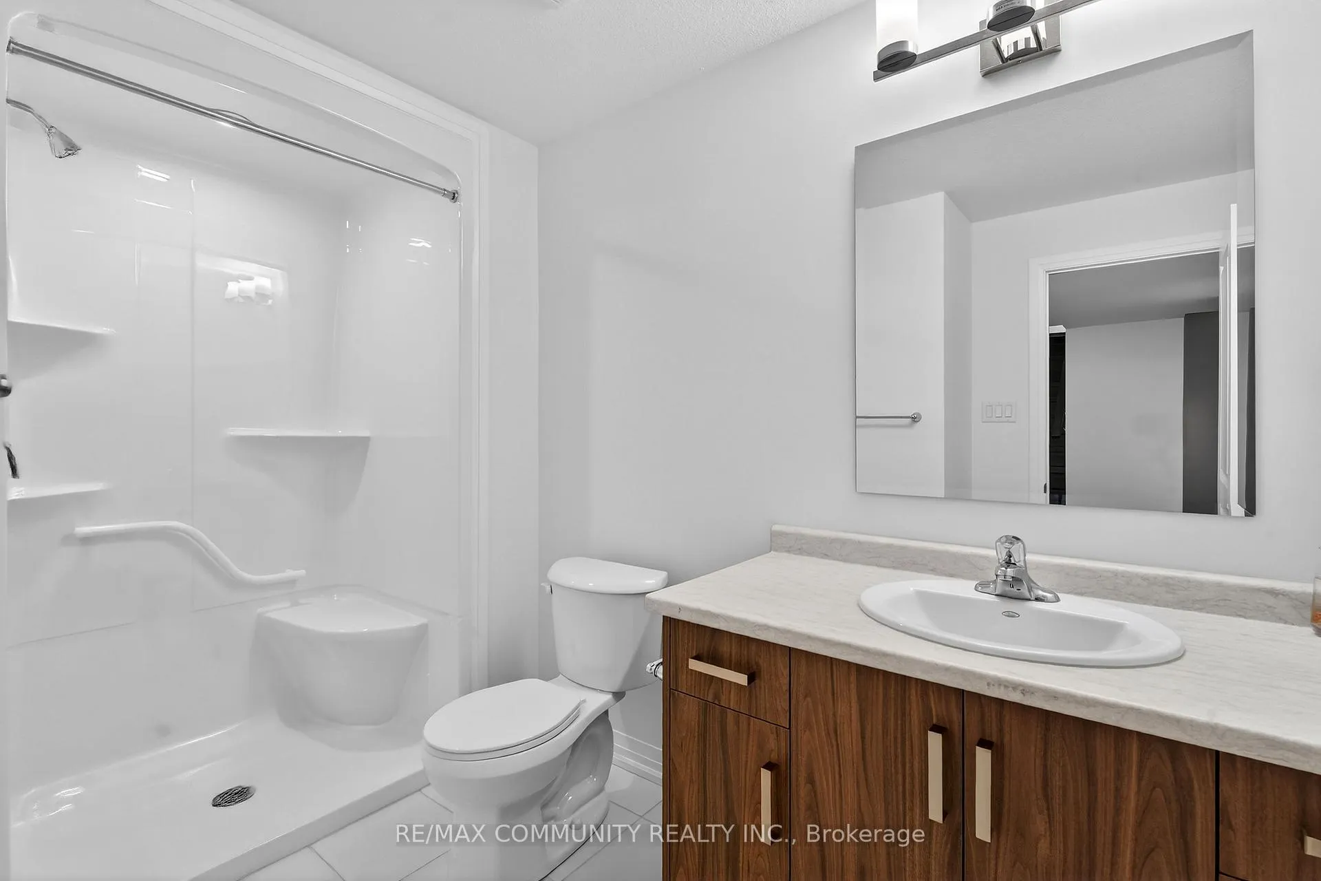 Photo 13 of 95 Westcott Road, Welland, West Welland — HOMEH
