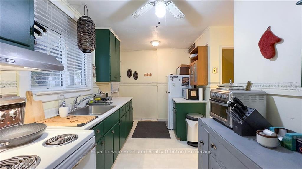Photo 8 of 53 Victoria Boulevard, Huron East, Vanastra — HOMEH