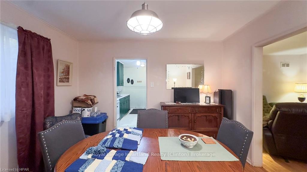 Photo 14 of 53 Victoria Boulevard, Huron East, Vanastra — HOMEH