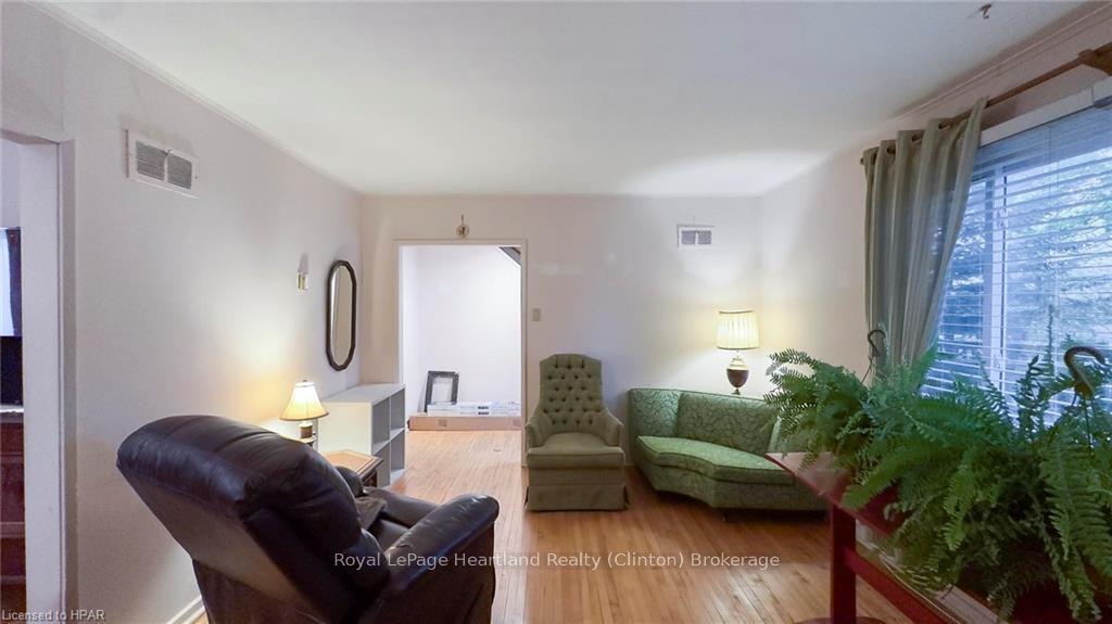 Photo 17 of 53 Victoria Boulevard, Huron East, Vanastra — HOMEH