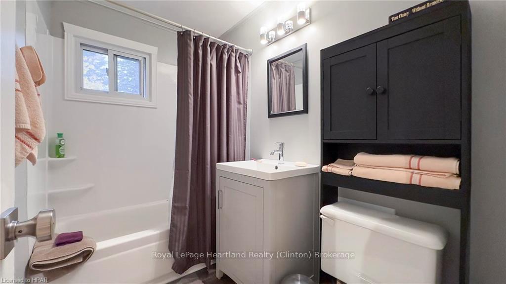Photo 22 of 53 Victoria Boulevard, Huron East, Vanastra — HOMEH