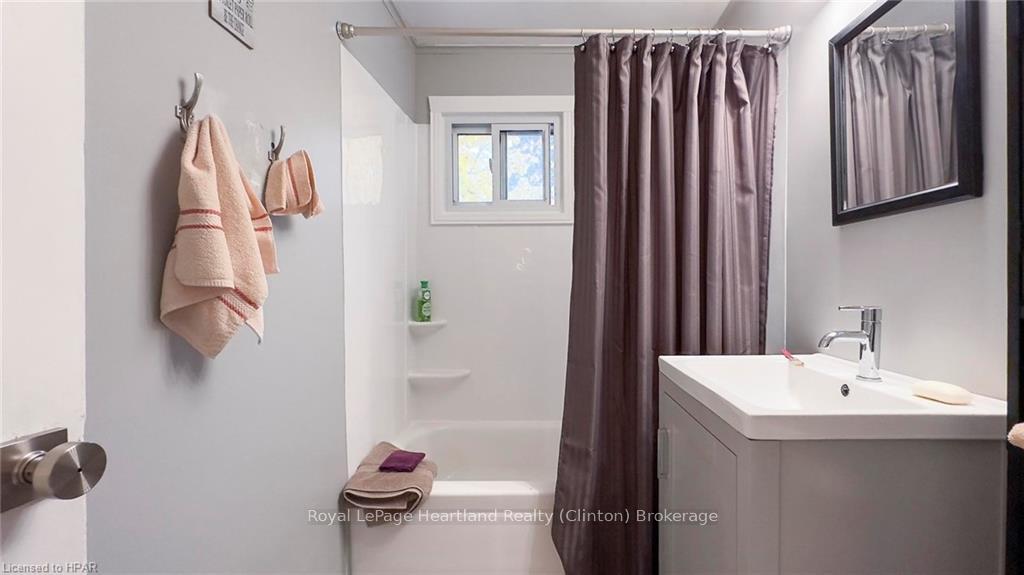 Photo 23 of 53 Victoria Boulevard, Huron East, Vanastra — HOMEH