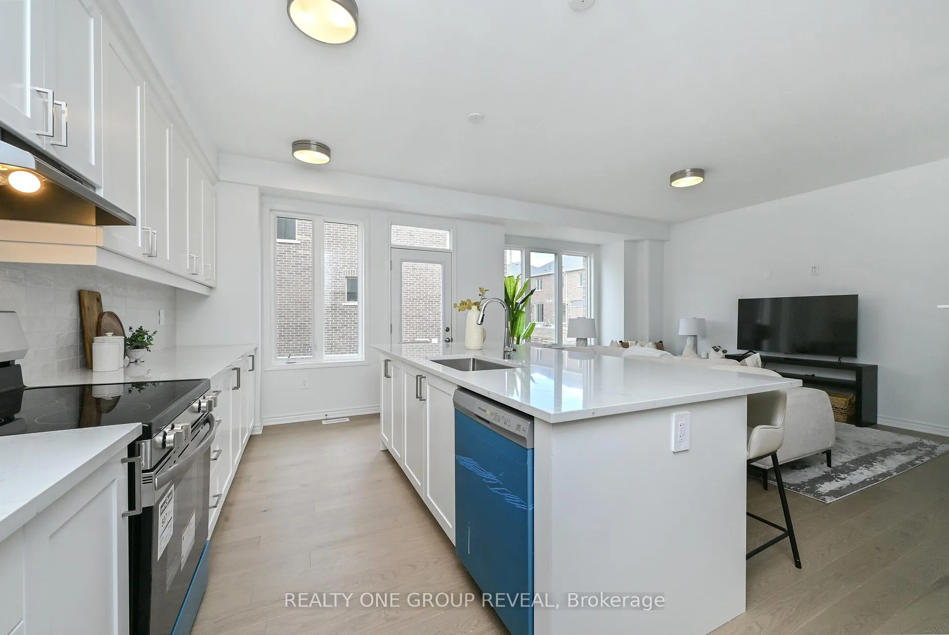 Photo 14 of 54 Jade Blossom Avenue, Markham, Cornell — HOMEH