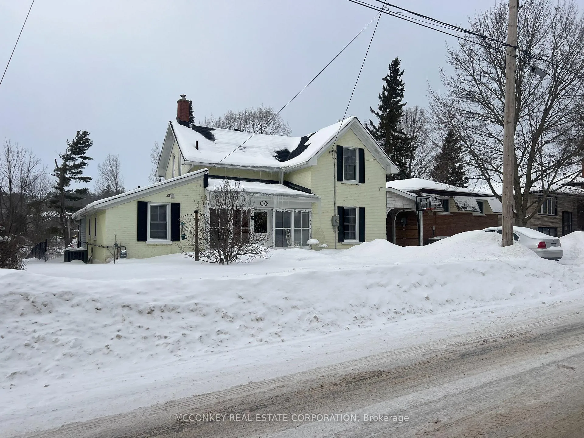 Front of 28 Queen Street