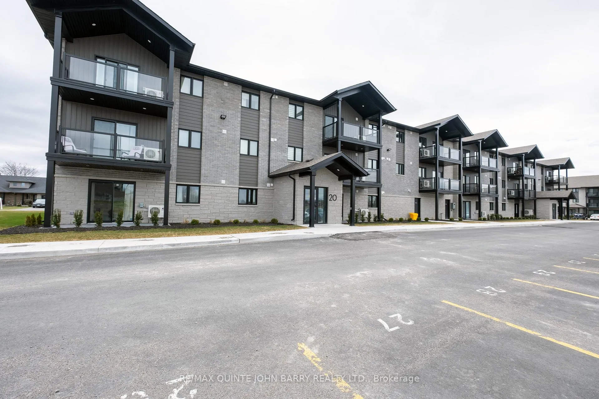 Photo 2 of 211-20 Hillside Meadow Drive, Quinte West, Murray Ward — HOMEH