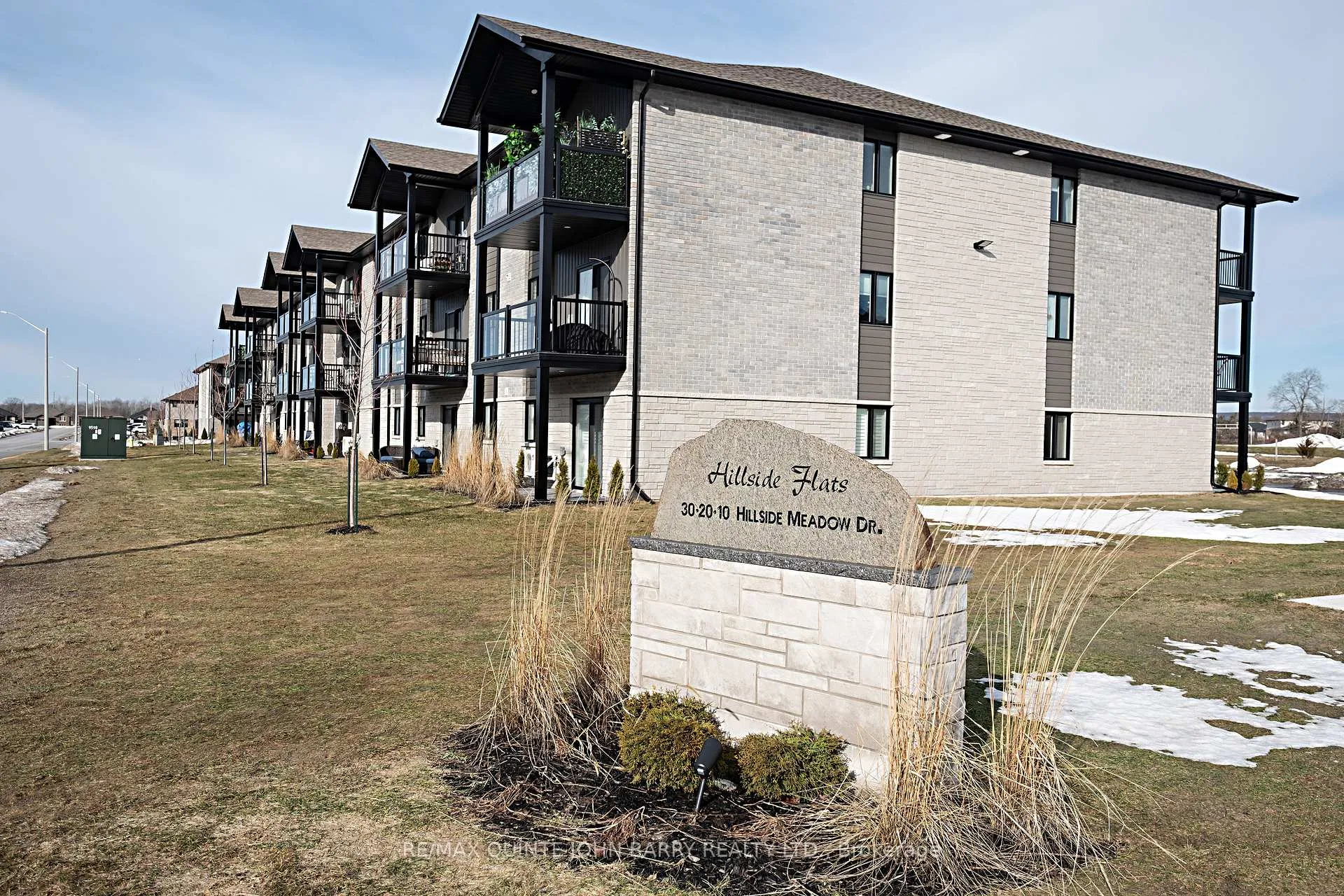 Photo 3 of 211-20 Hillside Meadow Drive, Quinte West, Murray Ward — HOMEH