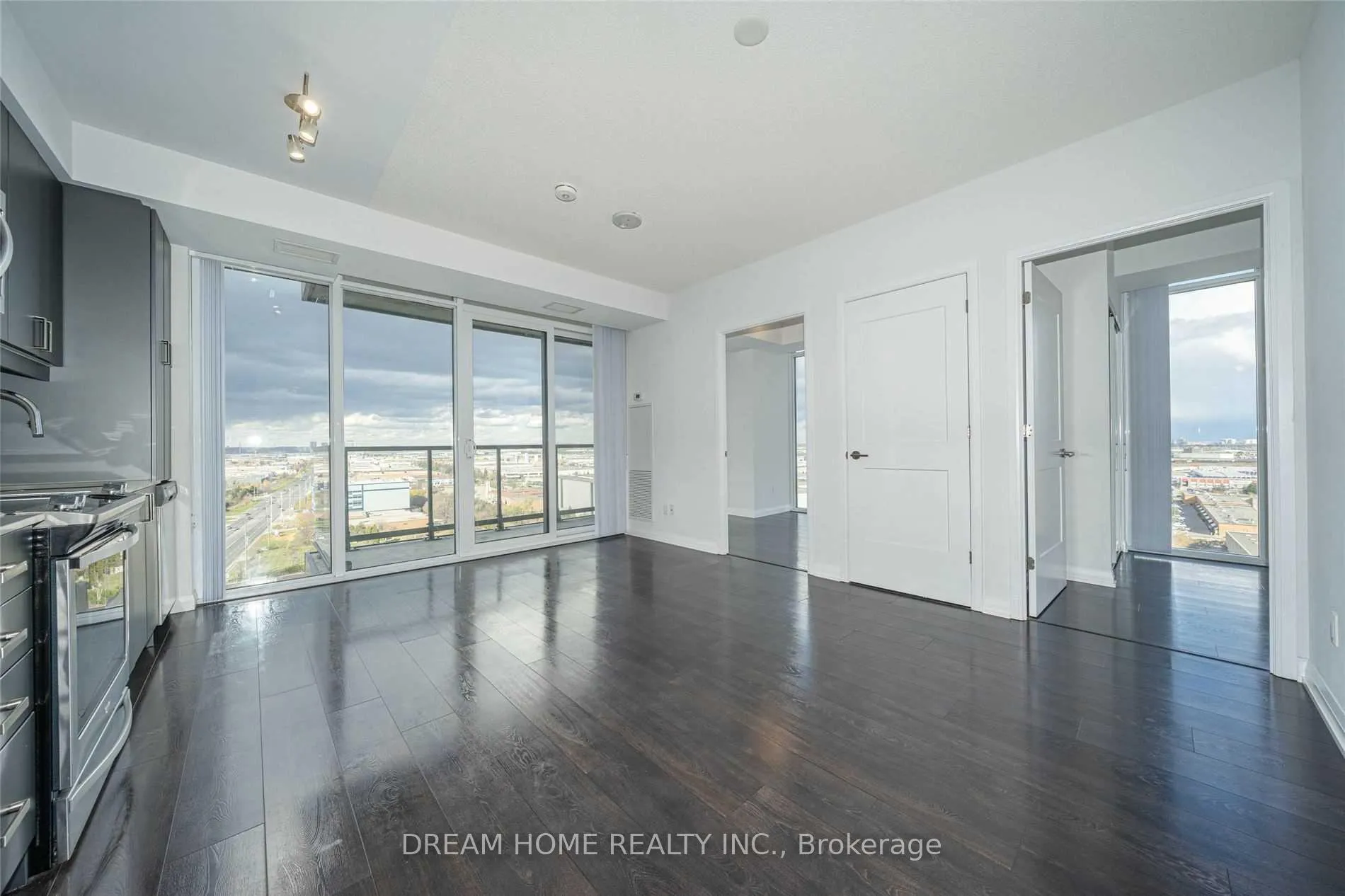 Photo 2 of Unit 1615, 7895 Jane Street, Vaughan, Concord — HOMEH