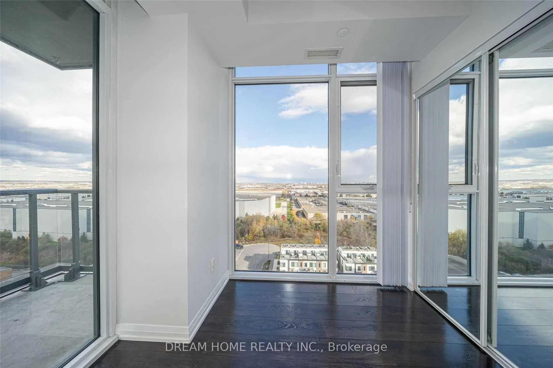 Photo 8 of Unit 1615, 7895 Jane Street, Vaughan, Concord — HOMEH