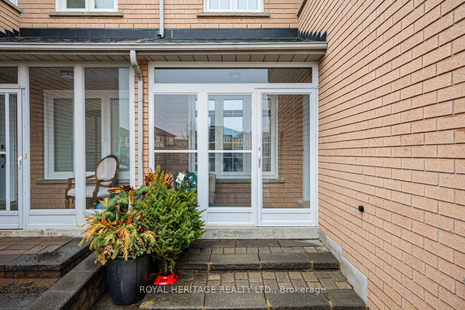Photo 4 of 27 Opera Place N, Vaughan, East Woodbridge — HOMEH