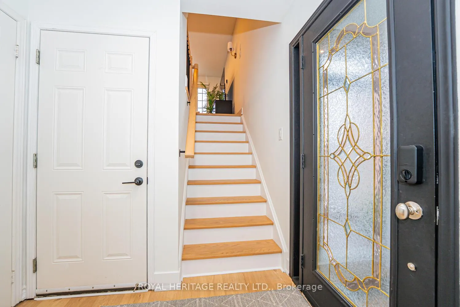 Photo 20 of 27 Opera Place N, Vaughan, East Woodbridge — HOMEH