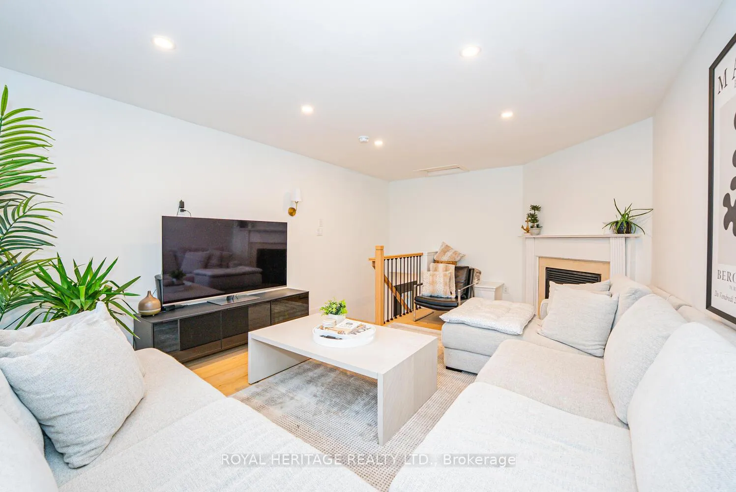 Photo 23 of 27 Opera Place N, Vaughan, East Woodbridge — HOMEH
