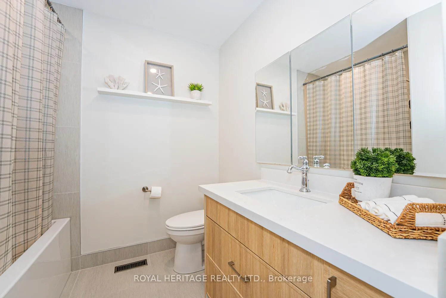 Photo 36 of 27 Opera Place N, Vaughan, East Woodbridge — HOMEH