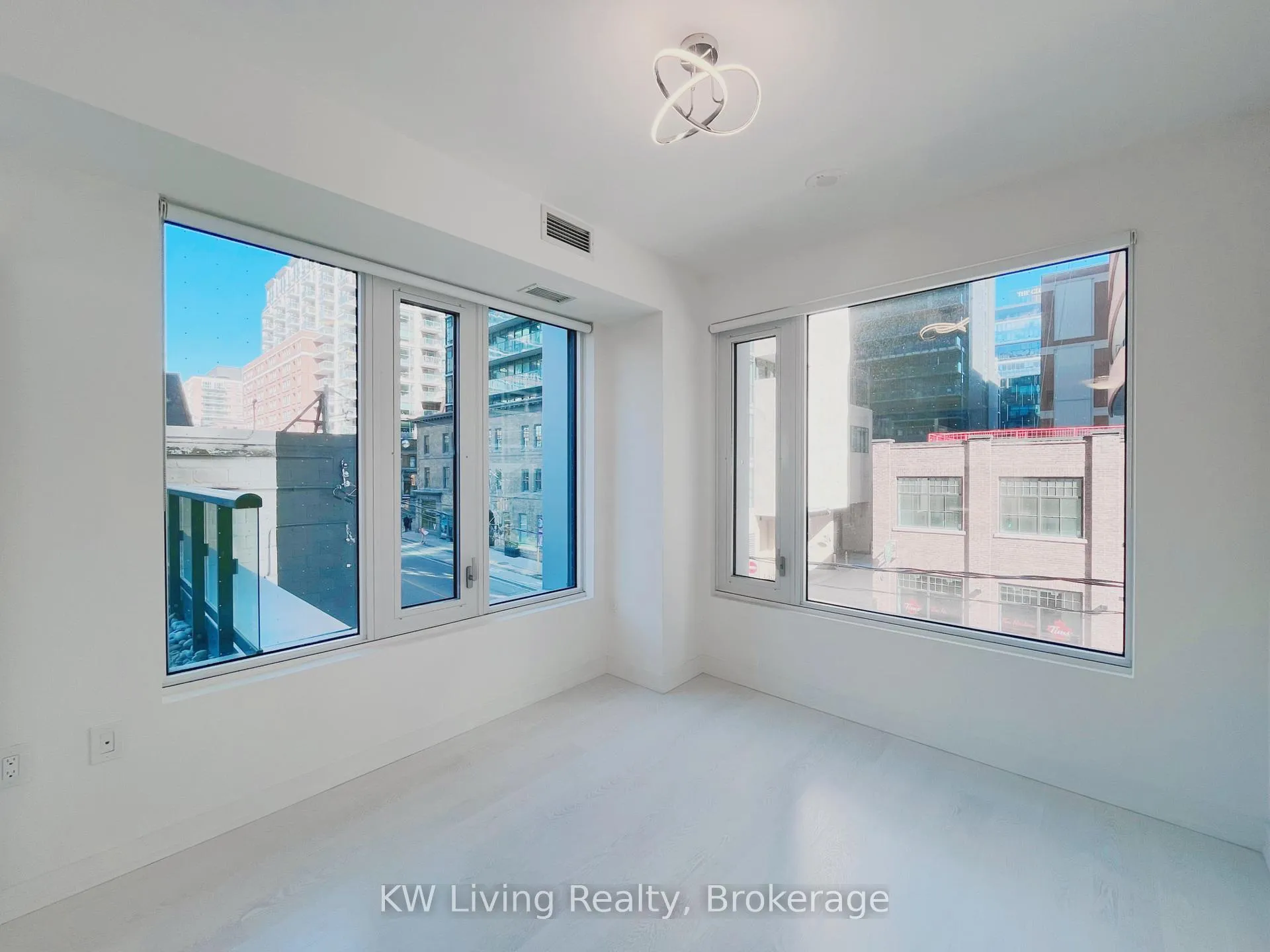 Photo 11 of Unit 215, 158 Front Street, Toronto, Moss Park — HOMEH