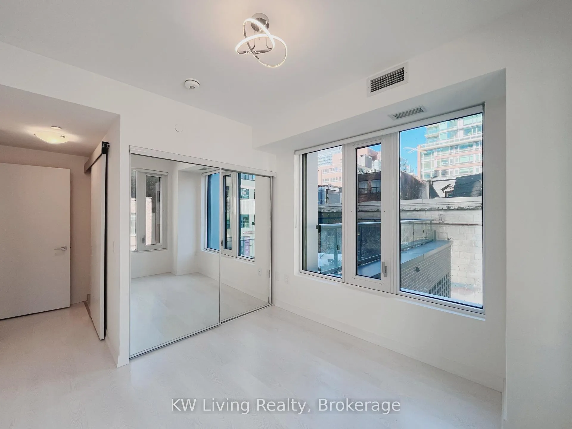 Photo 12 of Unit 215, 158 Front Street, Toronto, Moss Park — HOMEH