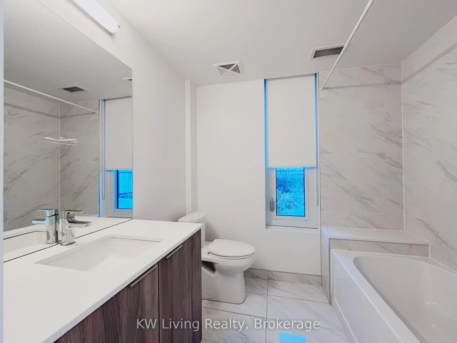 Photo 13 of Unit 215, 158 Front Street, Toronto, Moss Park — HOMEH