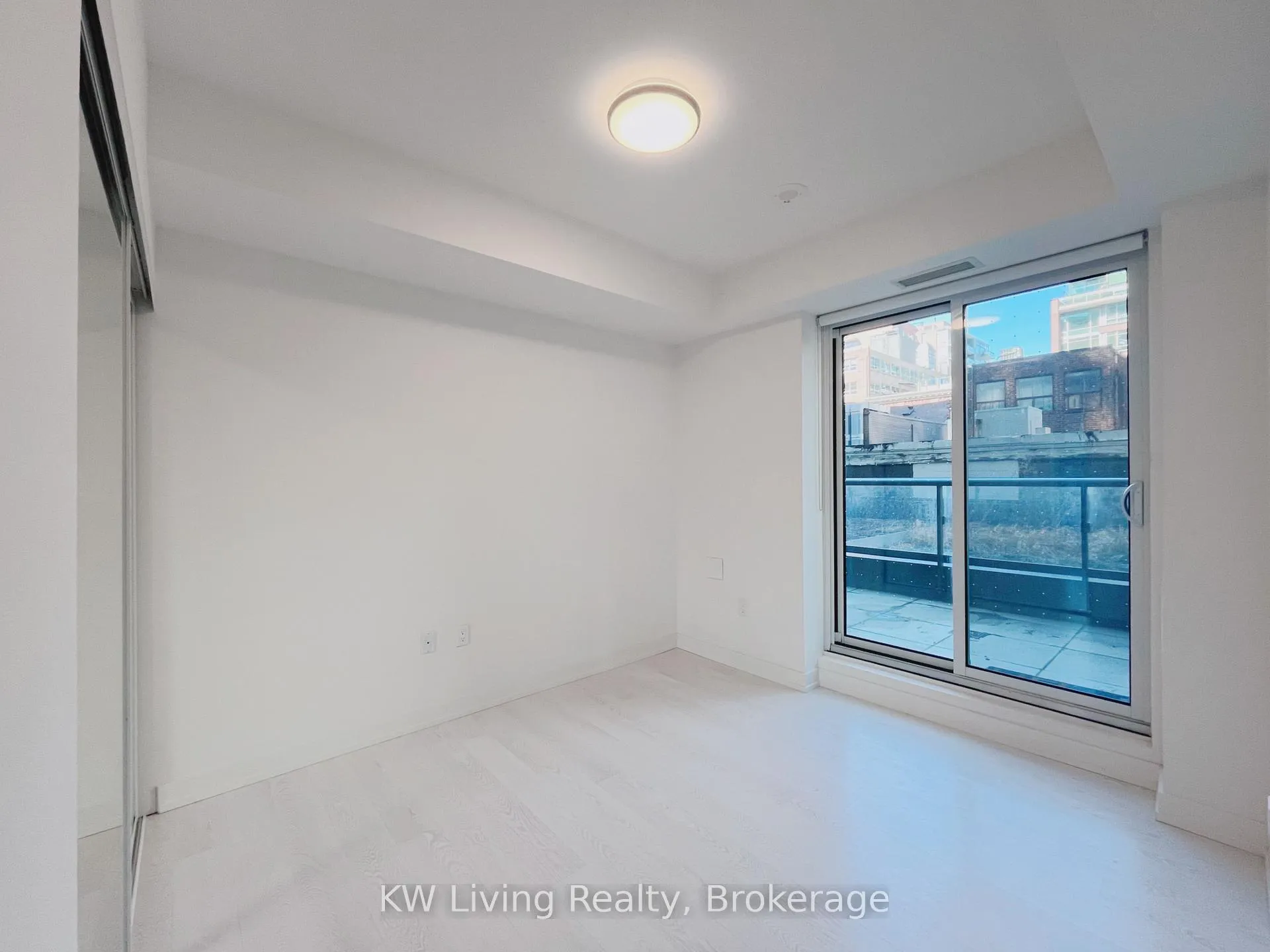 Photo 14 of Unit 215, 158 Front Street, Toronto, Moss Park — HOMEH