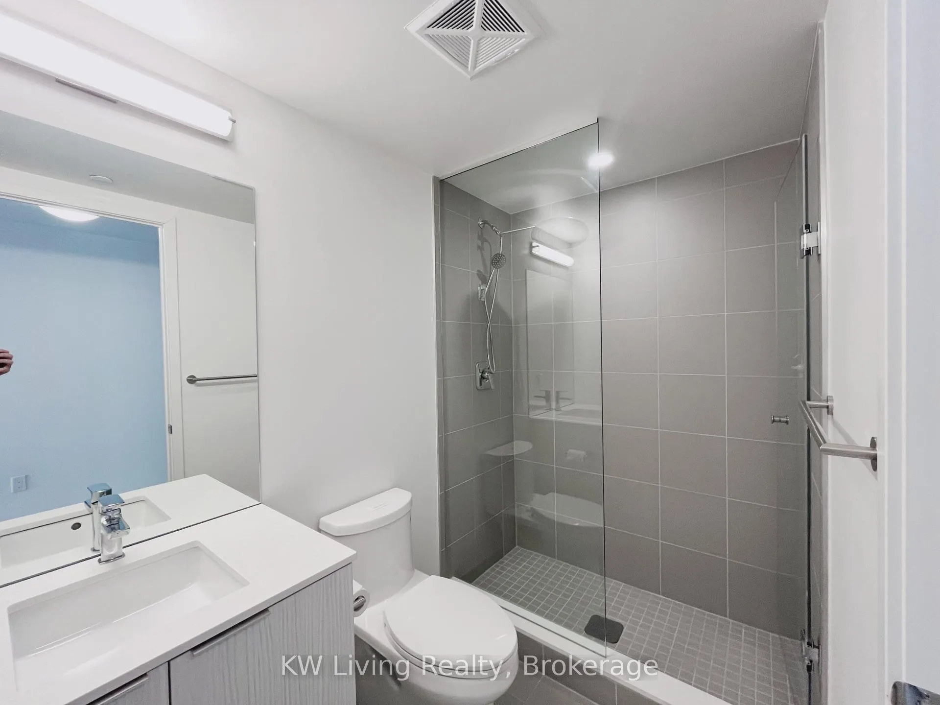 Photo 17 of Unit 215, 158 Front Street, Toronto, Moss Park — HOMEH