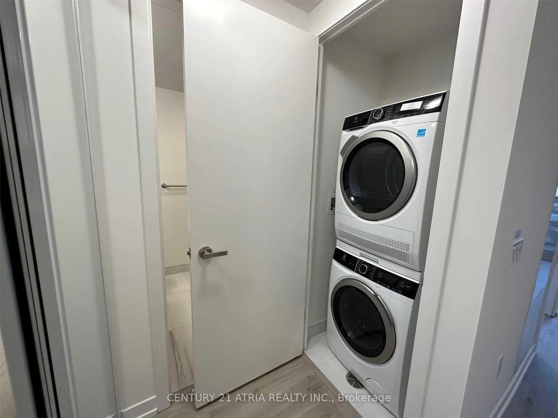 Photo 7 of Unit 3312, 138 Downes Street, Toronto, Waterfront Communities — HOMEH