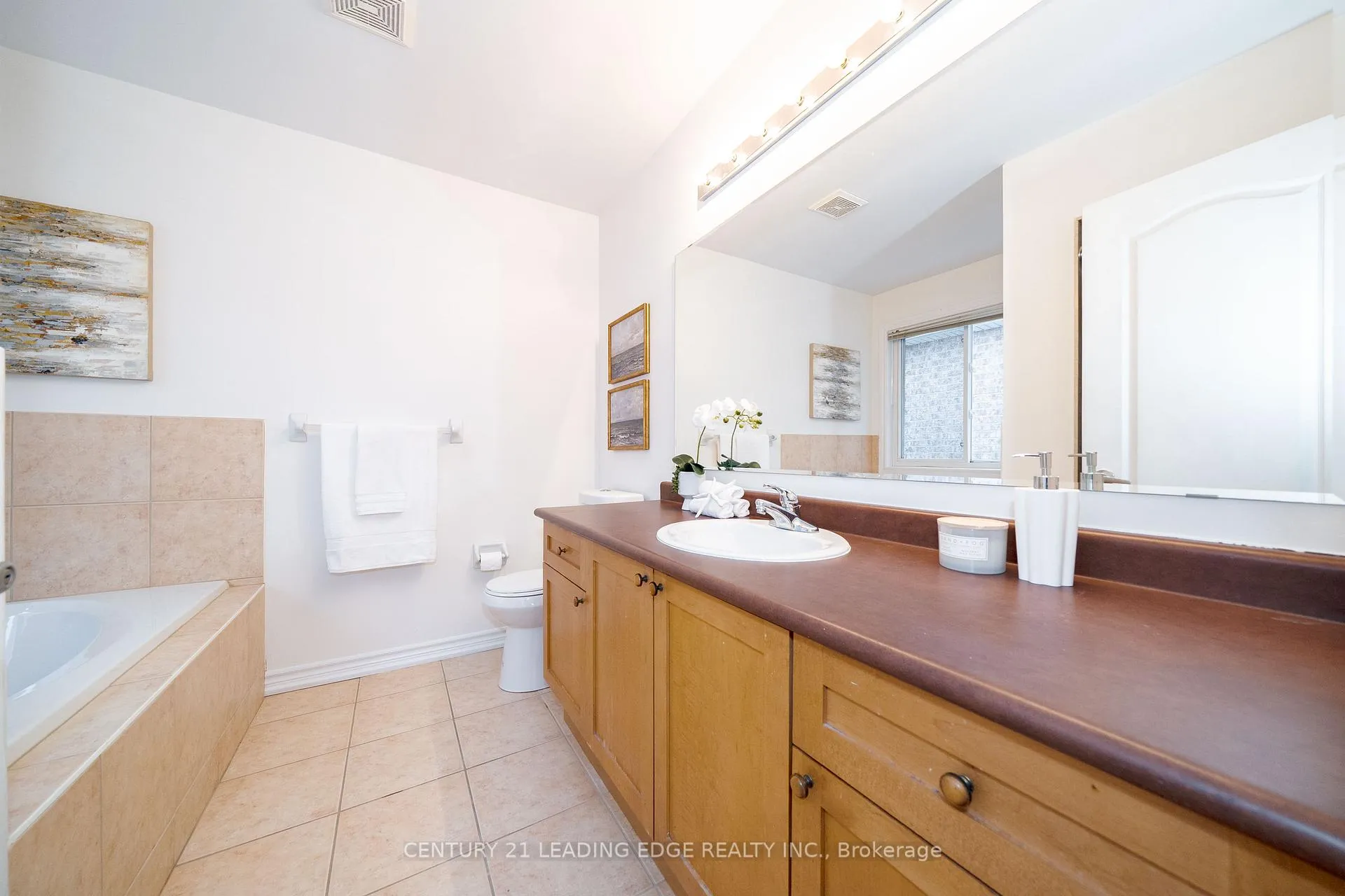 Photo 17 of 18 Roy Rainey Avenue, Markham, Wismer — HOMEH