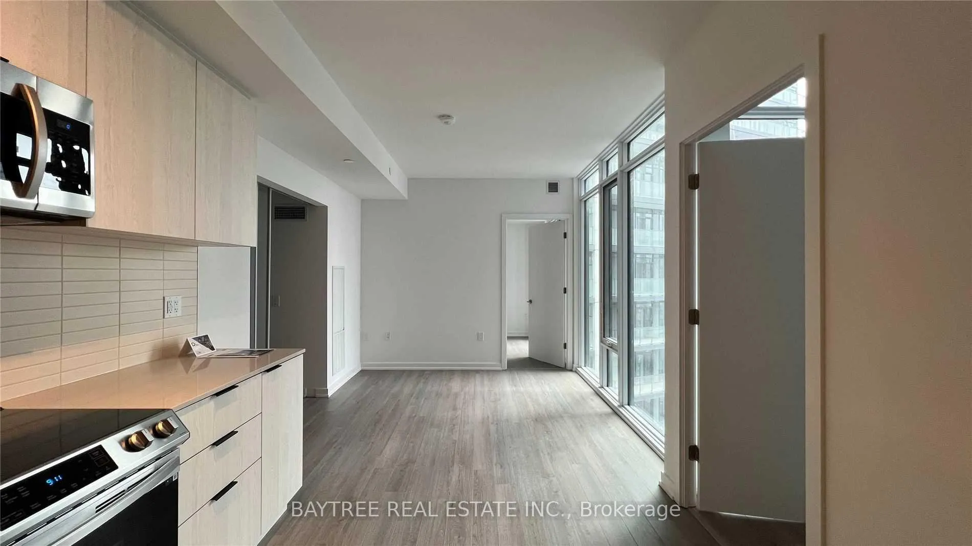 Front of Unit 919, 50 Power Street