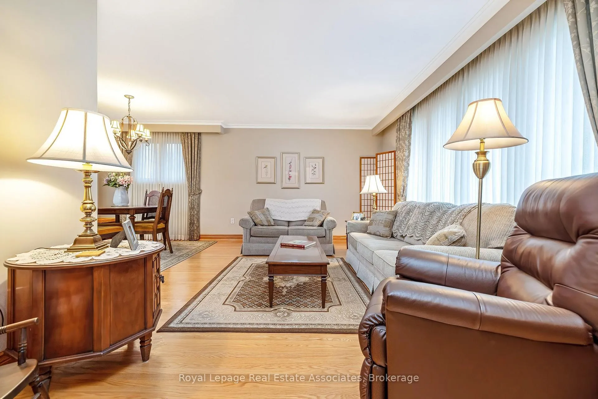 Photo 6 of 15 Stockman Crescent, Halton Hills, Georgetown — HOMEH