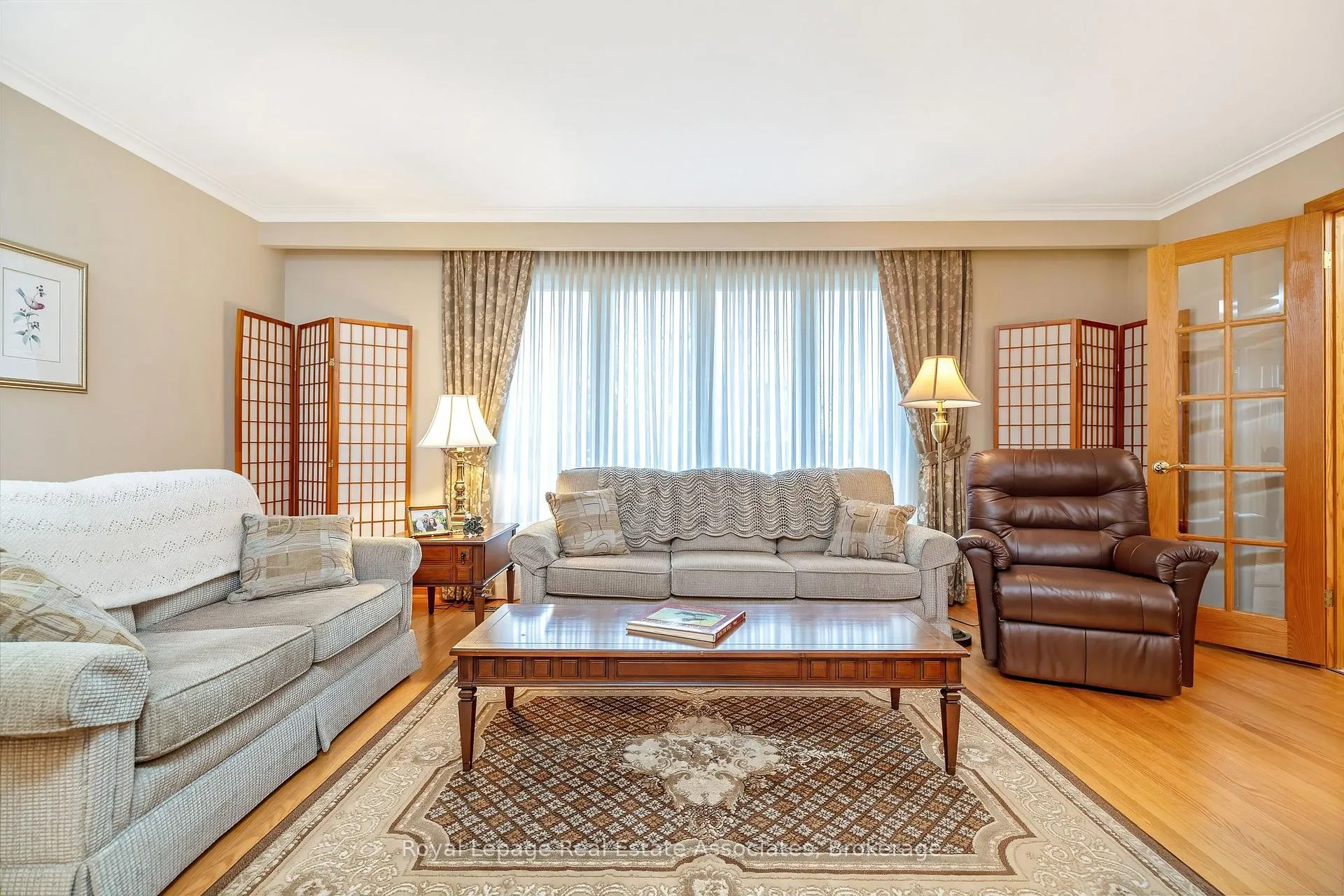 Photo 8 of 15 Stockman Crescent, Halton Hills, Georgetown — HOMEH