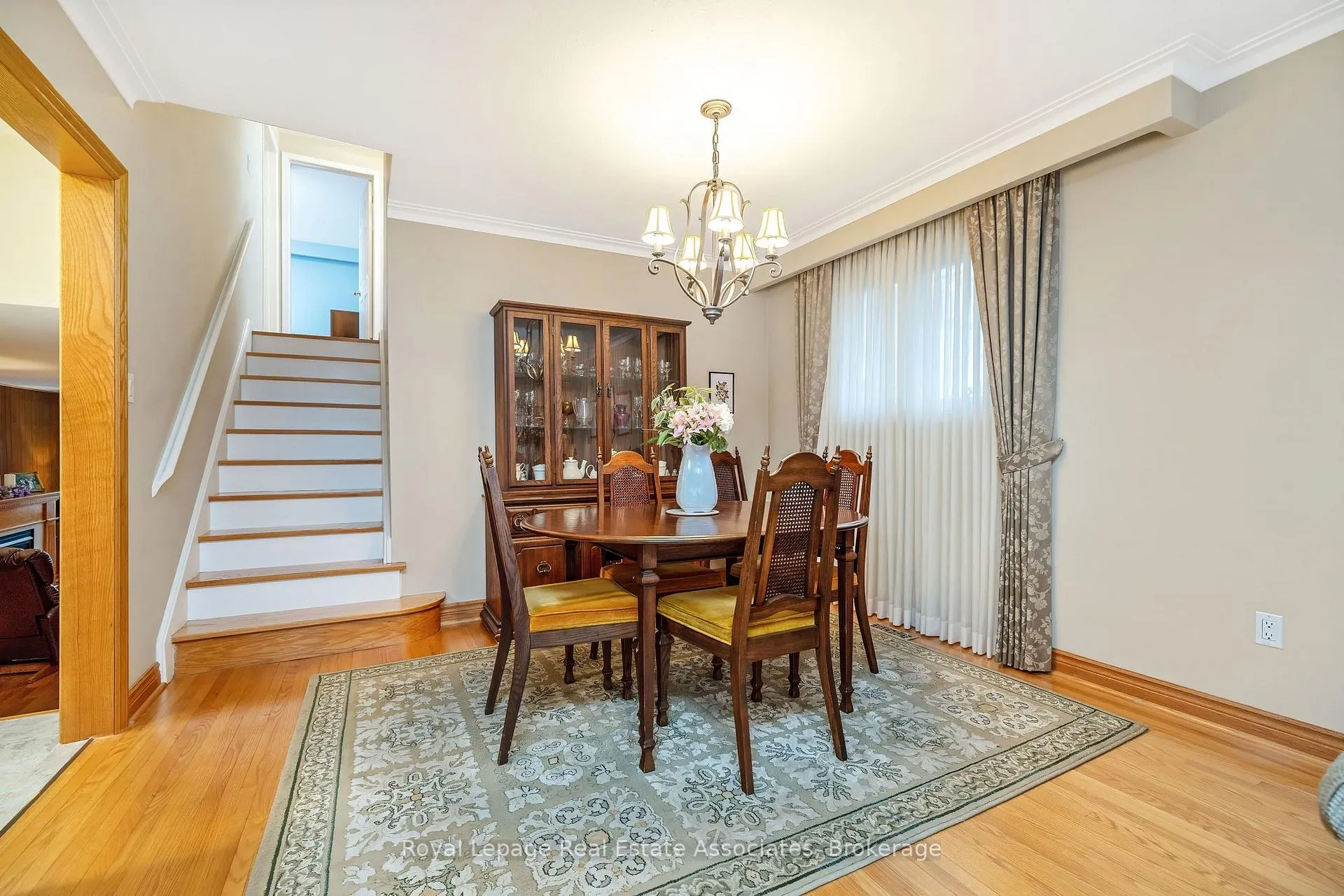 Photo 10 of 15 Stockman Crescent, Halton Hills, Georgetown — HOMEH