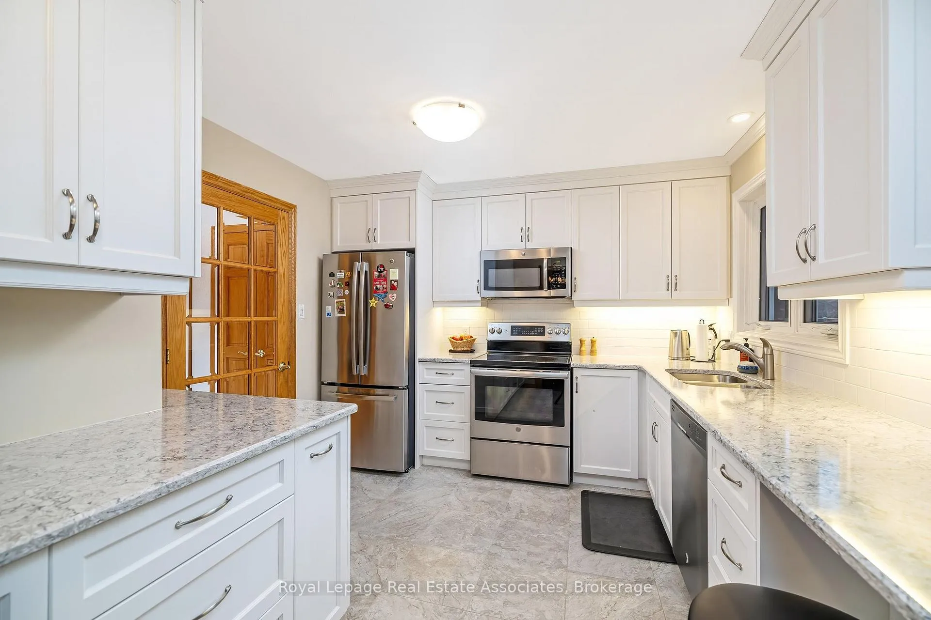 Photo 12 of 15 Stockman Crescent, Halton Hills, Georgetown — HOMEH