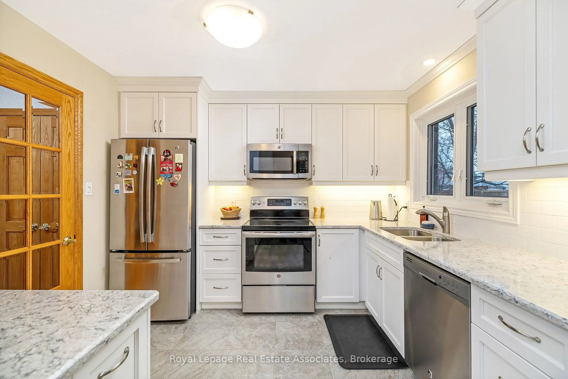 Photo 13 of 15 Stockman Crescent, Halton Hills, Georgetown — HOMEH