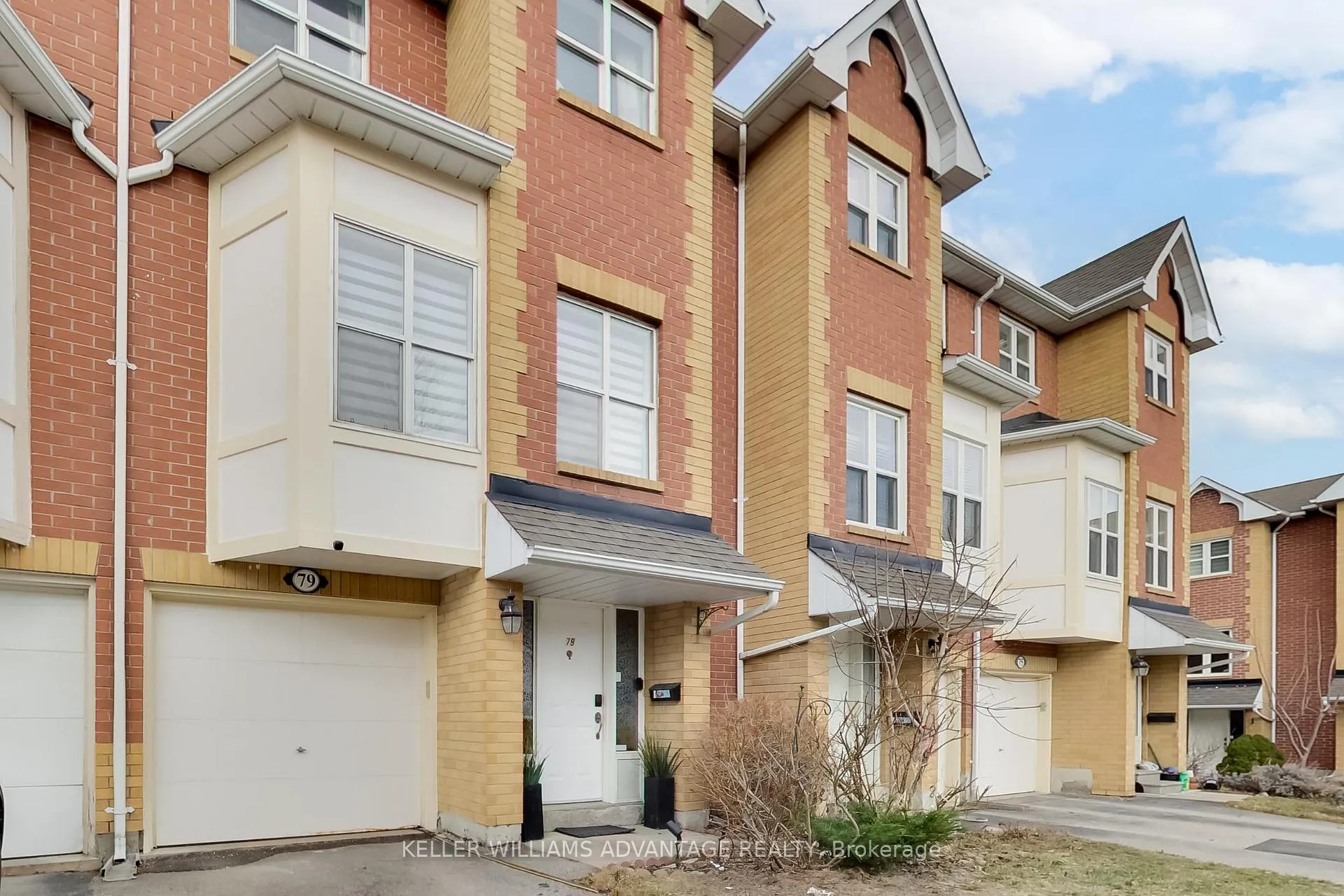 Photo 2 of 79 Maple Park Way, Markham, Milliken Mills West — HOMEH