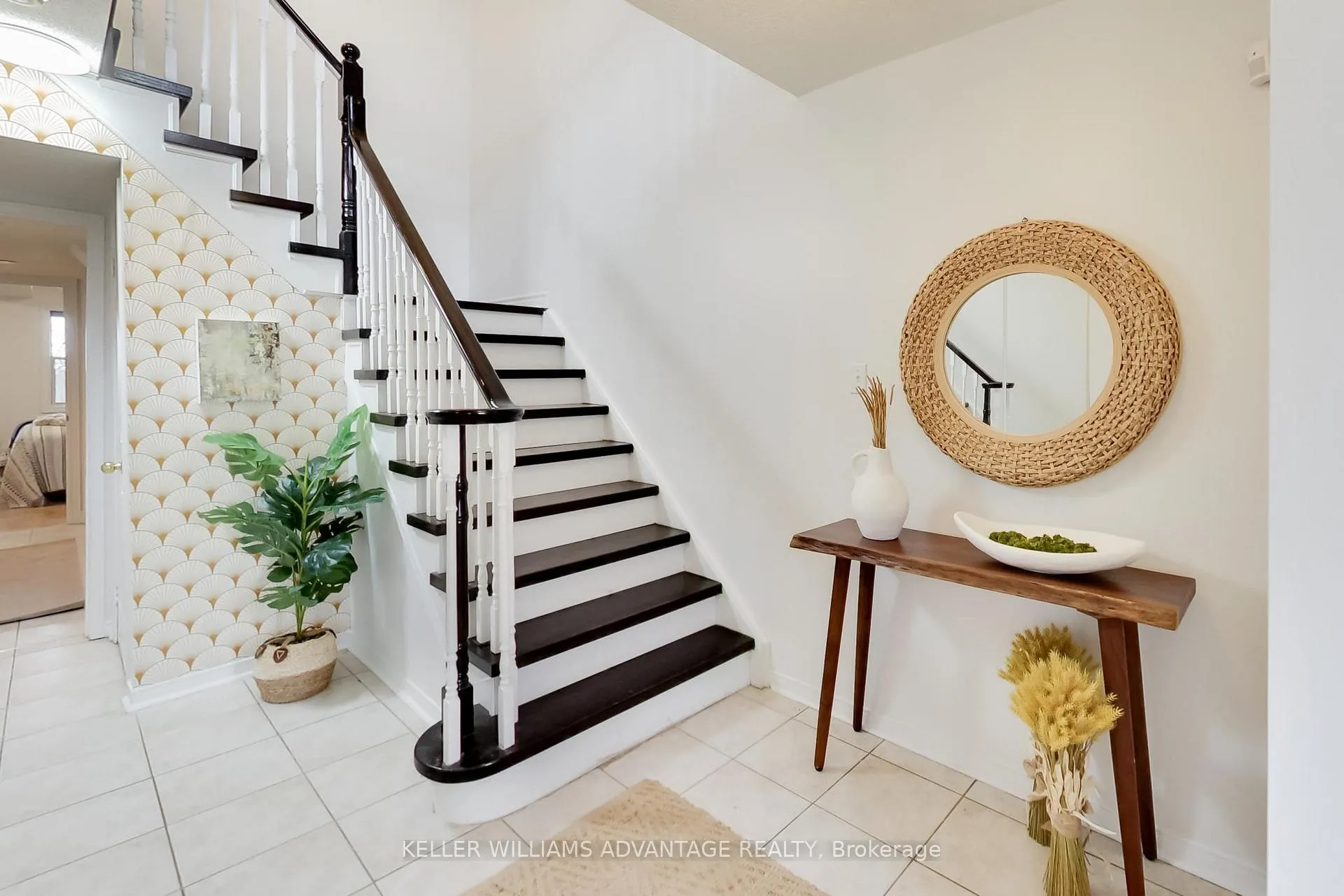 Photo 3 of 79 Maple Park Way, Markham, Milliken Mills West — HOMEH