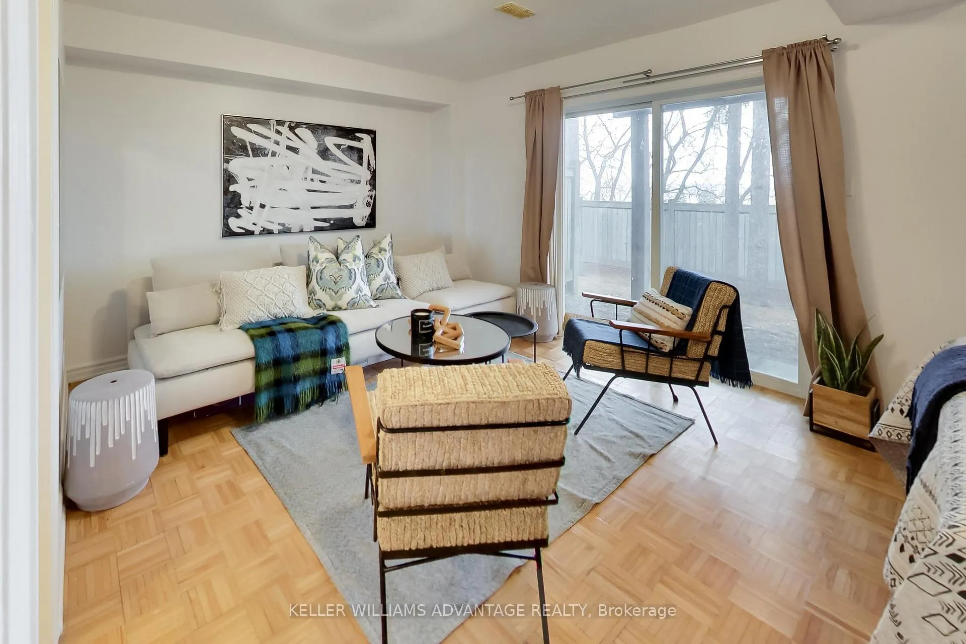 Photo 5 of 79 Maple Park Way, Markham, Milliken Mills West — HOMEH