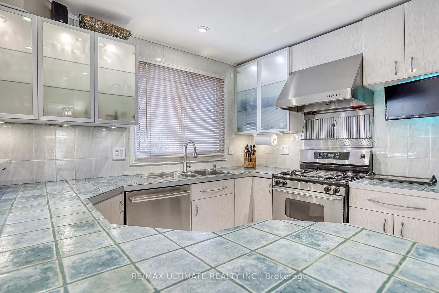 Photo 6 of 103 Weir Crescent, Scarborough, West Hill — HOMEH