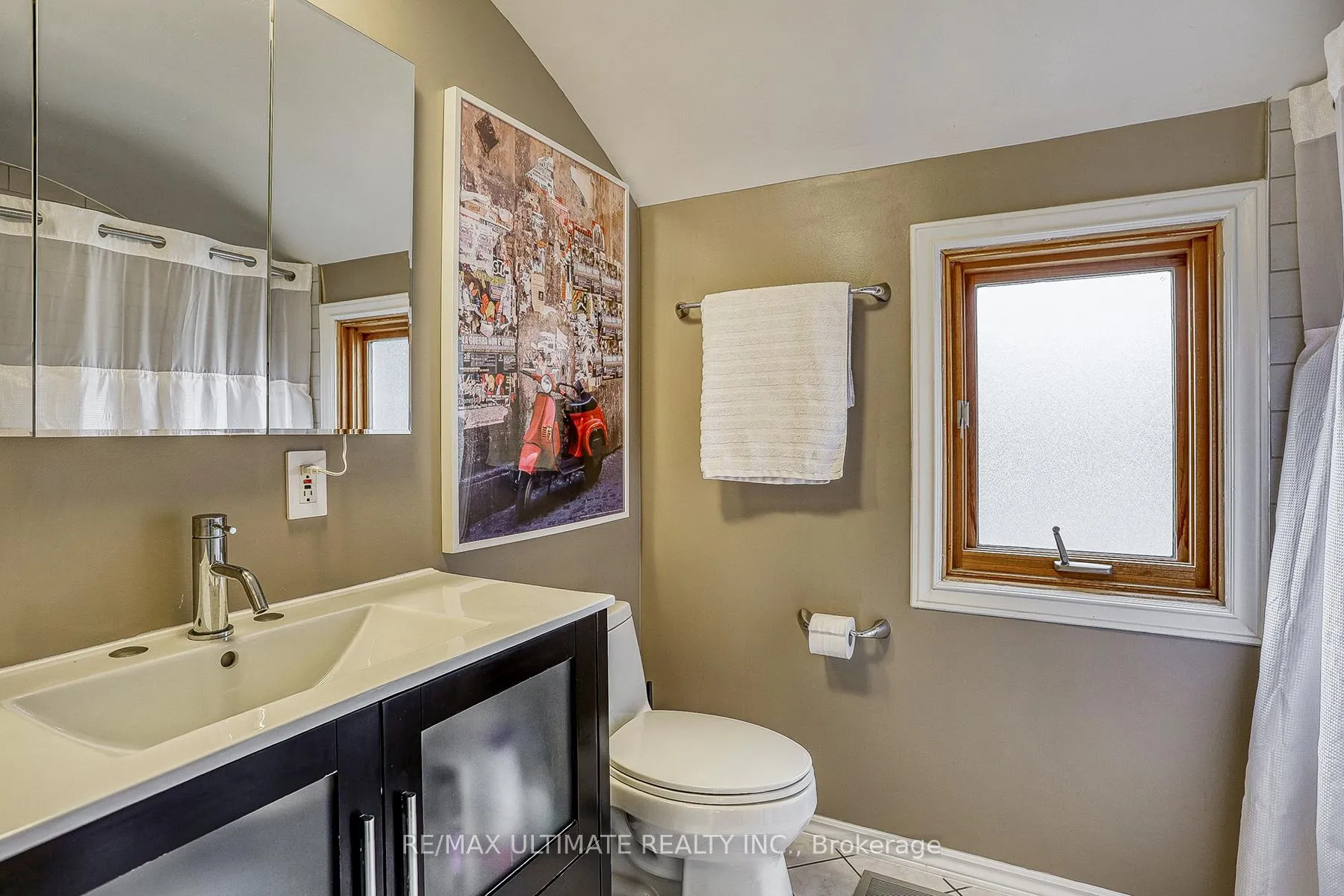 Photo 17 of 103 Weir Crescent, Scarborough, West Hill — HOMEH