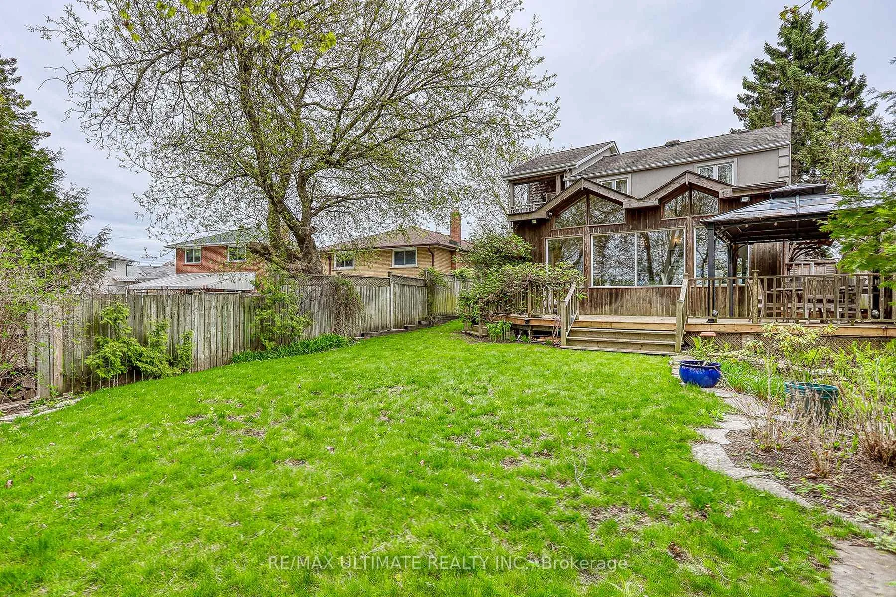 Photo 42 of 103 Weir Crescent, Scarborough, West Hill — HOMEH